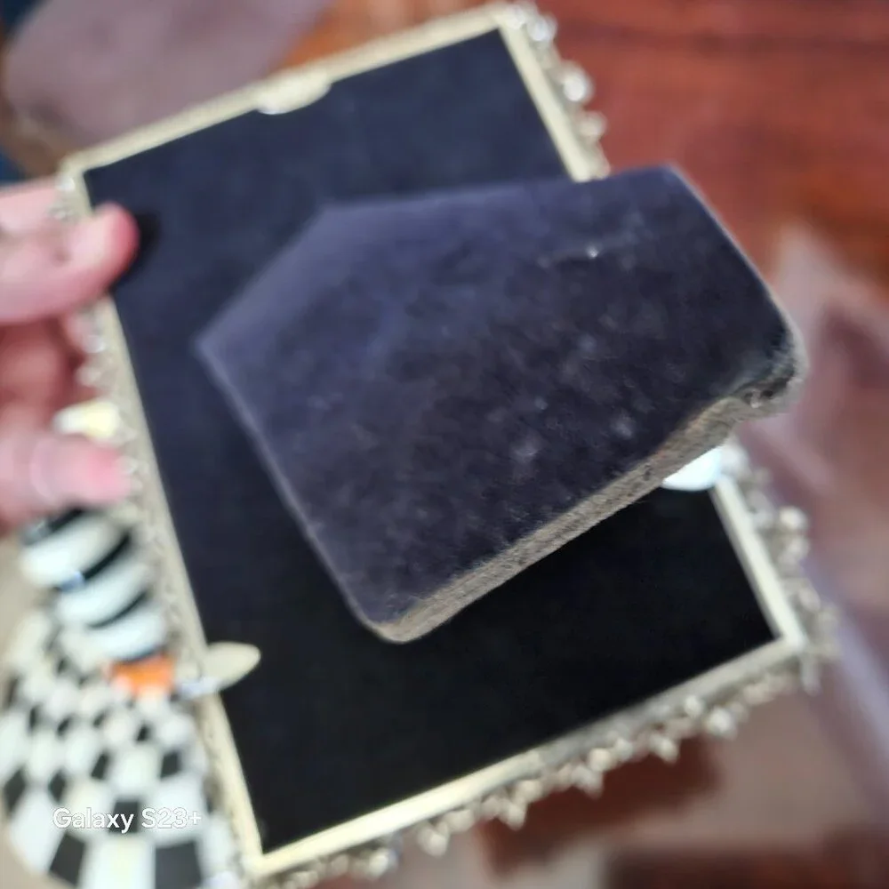 RARE VINTAGE RJ GRAZIANO SCROLL WEDDING SNOWFLAKE PEARL CRYSTAL PICTURE FRAME